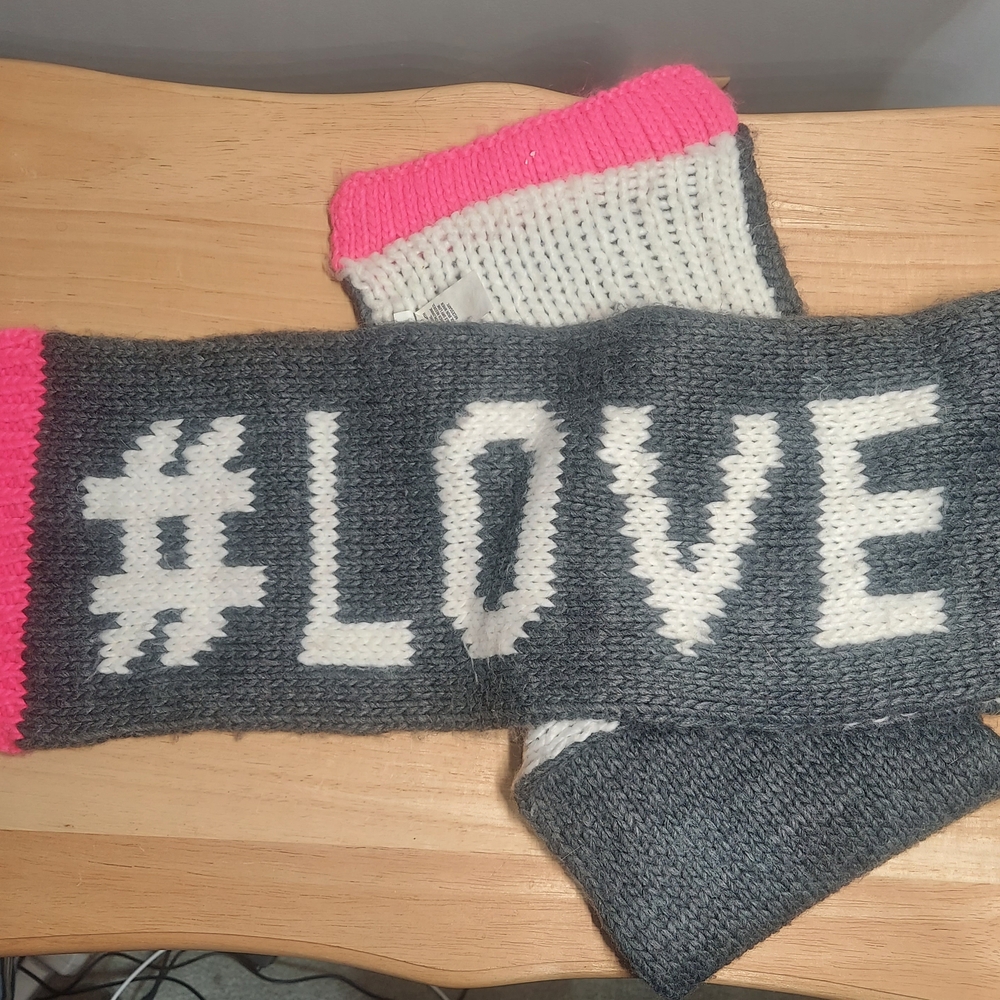 The Children's Place #LOVE Gray Pink White Knit Scarf